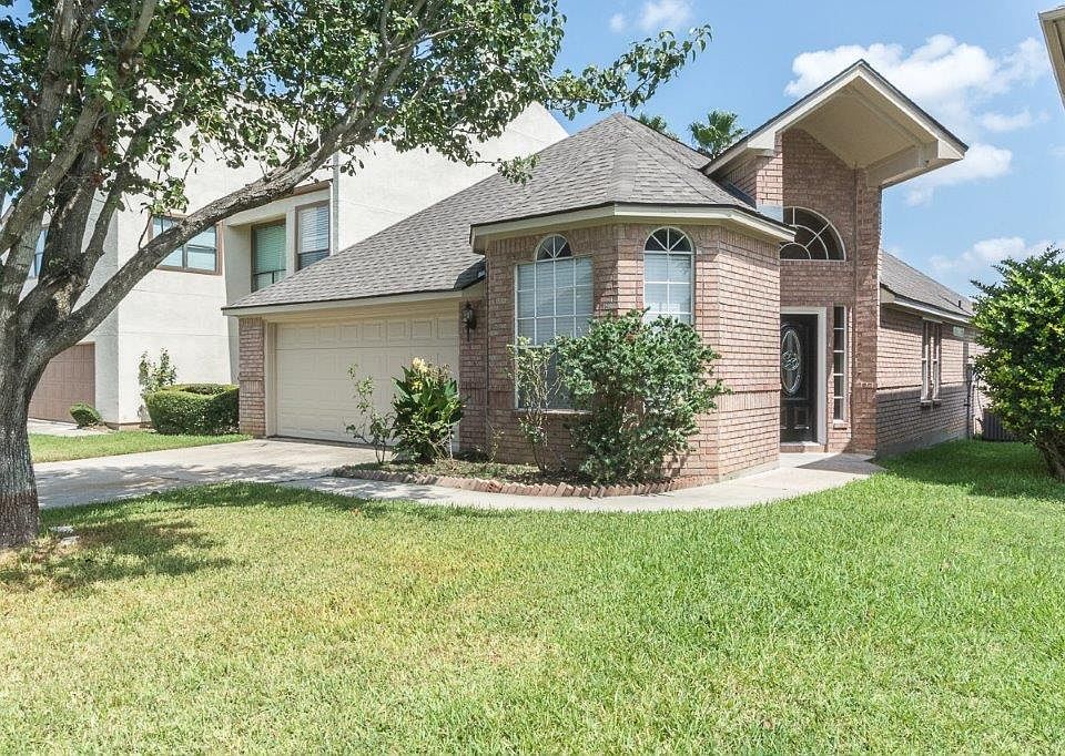 1st image of 102 Cove Pl