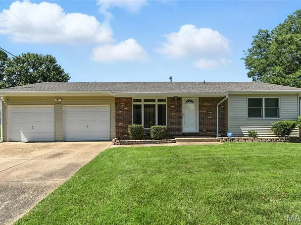 3205 Fleet Ln, Saint Charles, MO 63301