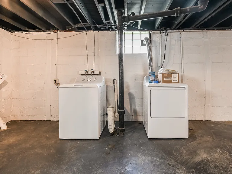 957 E Yoke St — Photo 21