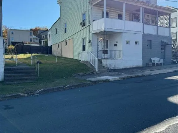 130 E Ruddle St, Coaldale, PA 18218