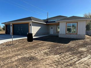 4422 N Sunny Cir, Wichita, KS 67205