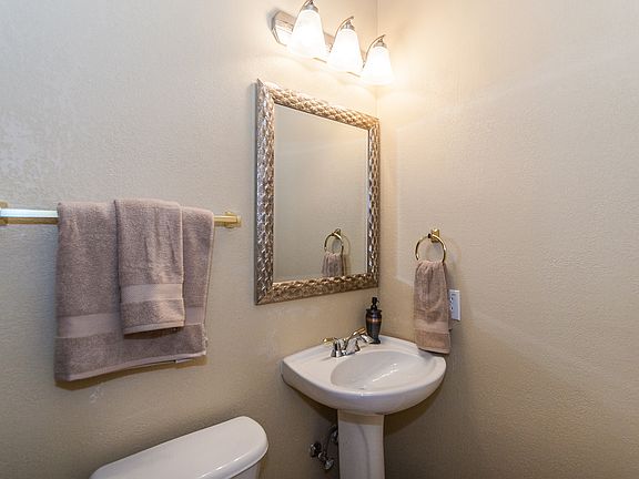 4th image of 639 Campolina Dr
