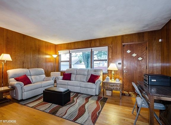 5th image of 7274 N McVicker Ave