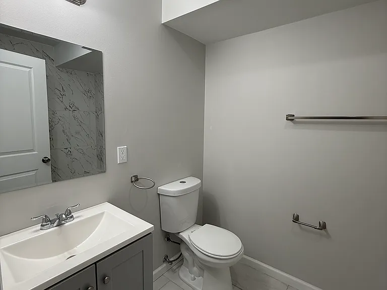 388-390 S 6th St #3 — Photo 10