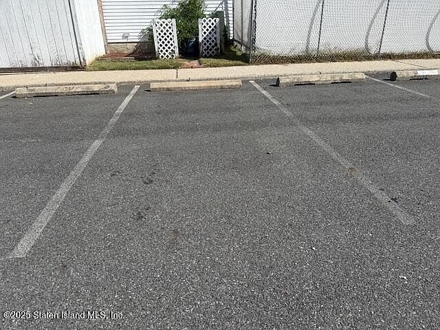 2nd image of 691 Elbe Ave