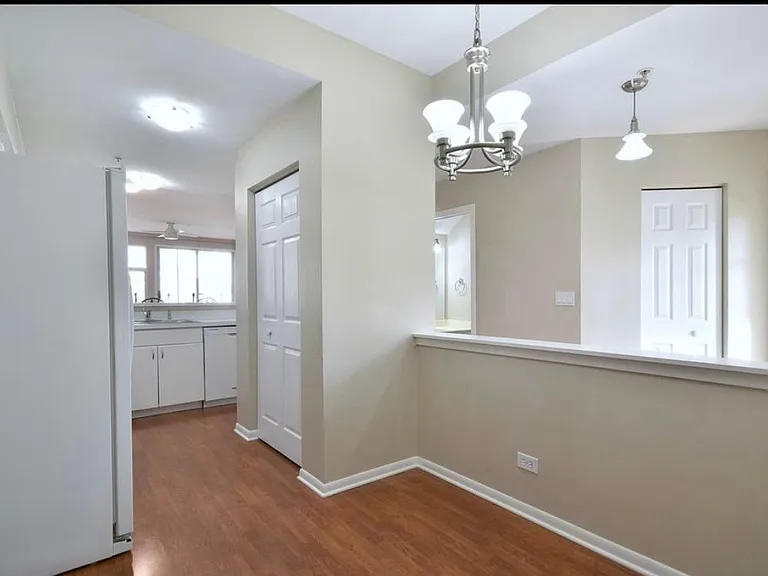 1134 E Addison Ave — Photo 3