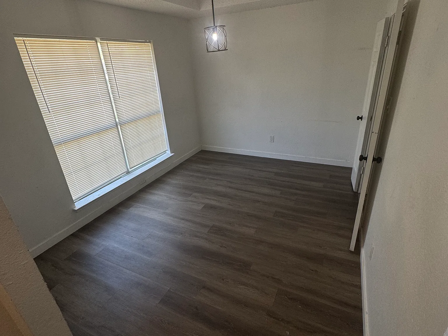 4 bed, 1816 sqft, $2,350 — Photo 2
