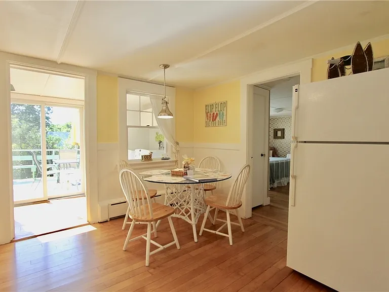 113 Renfrew Ave — Photo 8