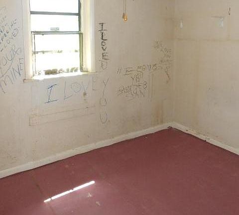 3rd image of 2886 10th Ave N