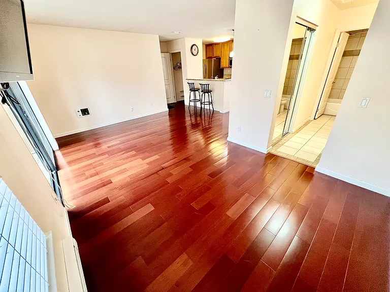 301 Glenwood Cir #147 — Photo 7