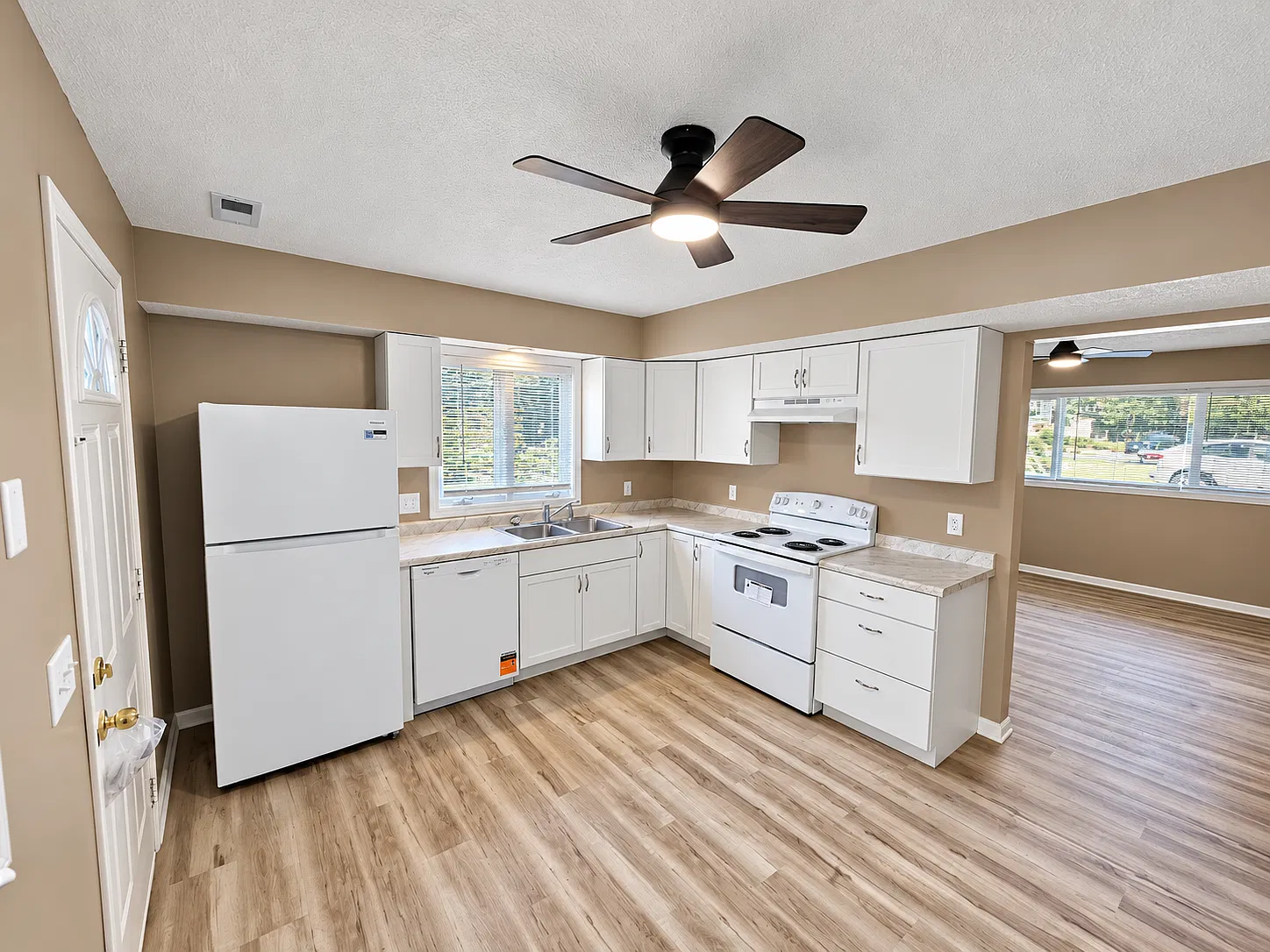 Glenview Dr, Council Bluffs — Photo 1