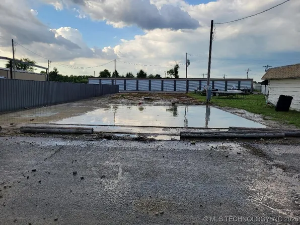 9 Highway, Eufaula, OK 74432