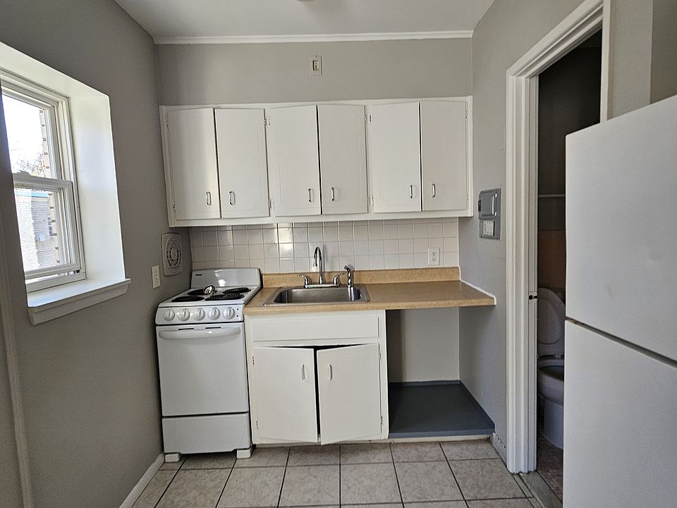 1st image of 162 Fountain St #1A2