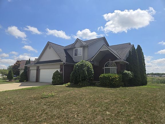 2nd image of 33445 Bay Hill Dr