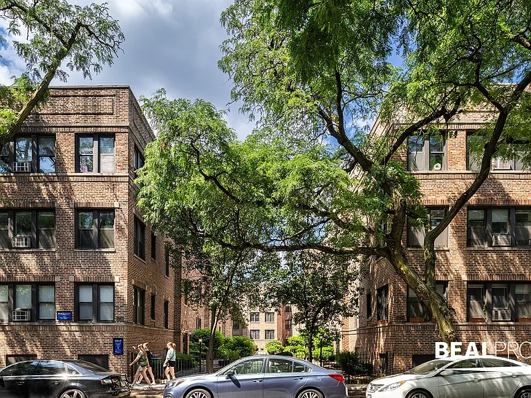 3728 N Pine Grove Ave #W3 — Photo 2