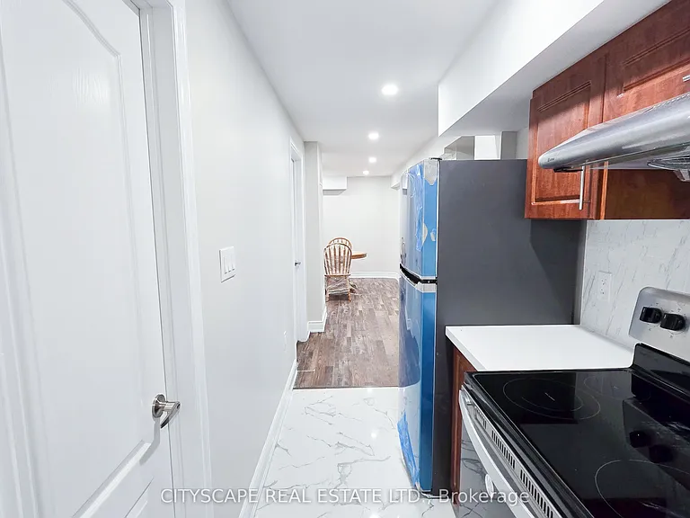 121 Ashdale Rd #LOWER — Photo 13