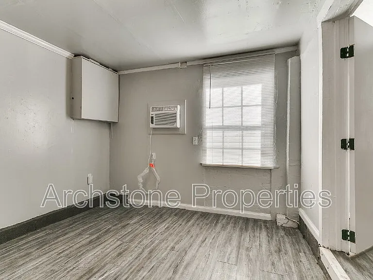 1233 N Grand Blvd — Photo 26