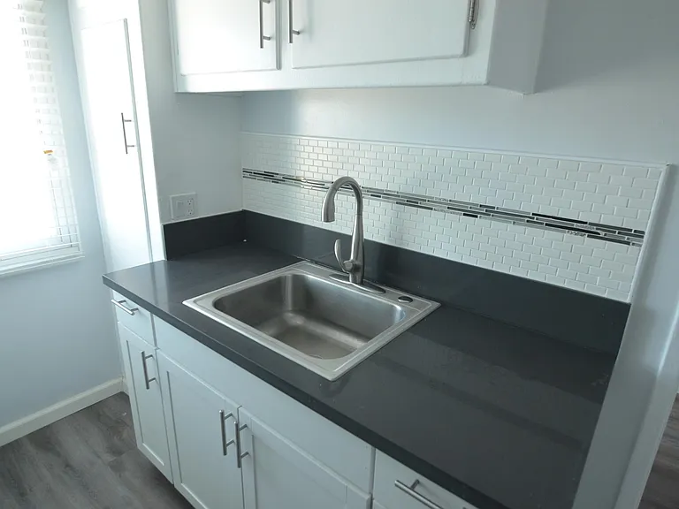 4315 Lennox Blvd #13 — Photo 7