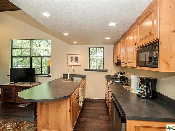 5th image of 219 Lois Ln