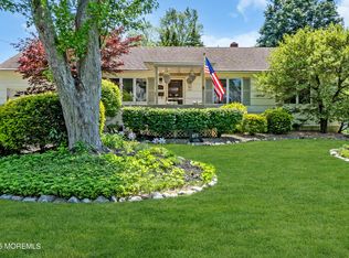 873 Roundtree Dr, Toms River, NJ 08753