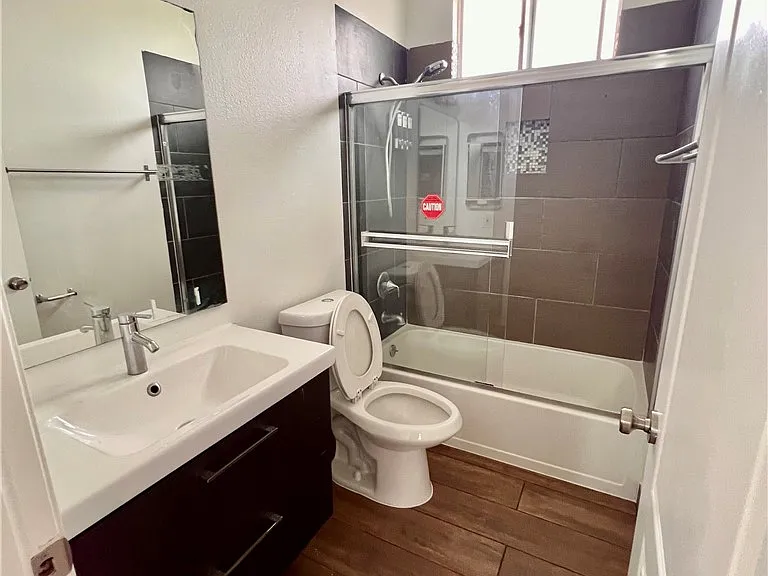 129 W Palmyra Ave — Photo 30