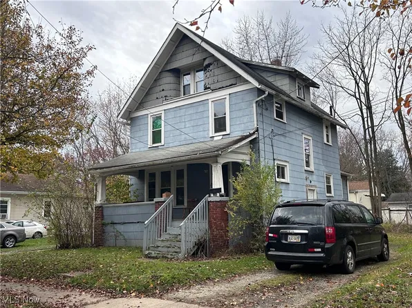 696 Inman St, Akron, OH 44306