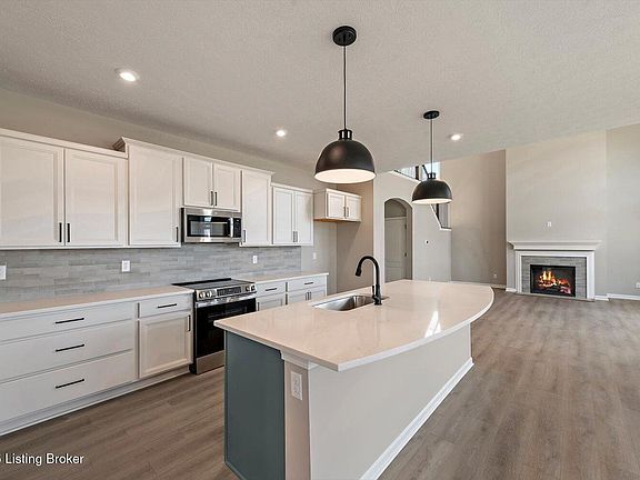 2nd image of 107 Dayflower Ct