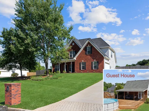 1224 Blue Springs Dr, Loganville, GA 30052