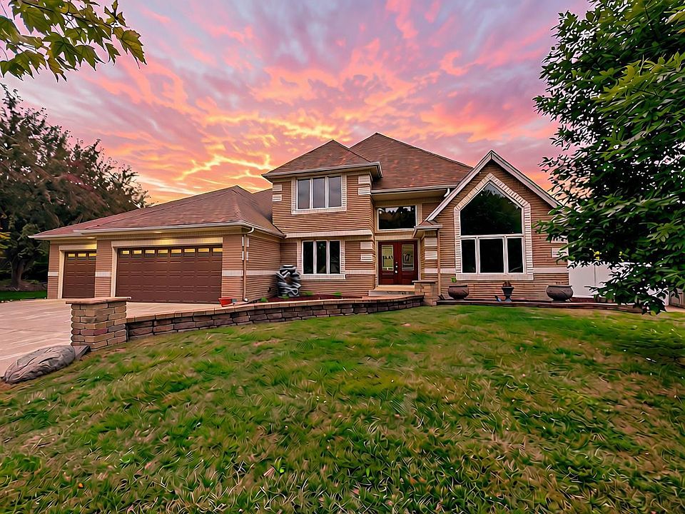 1st image of 7932 Orchid Ln N