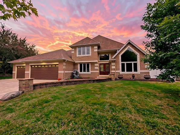 7932 Orchid Ln N, Maple Grove, MN 55311