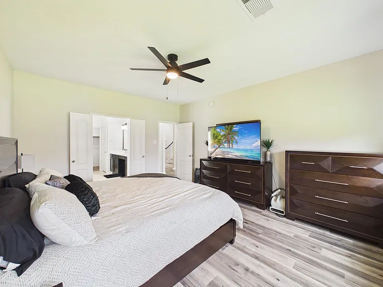 9426 Russeff Field Ln — Photo 23