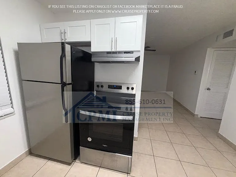 Riverside Manor/N'ice Apartments - 889 Riverside Drive, Ft. Lauderdale, FL 33312 — Photo 32