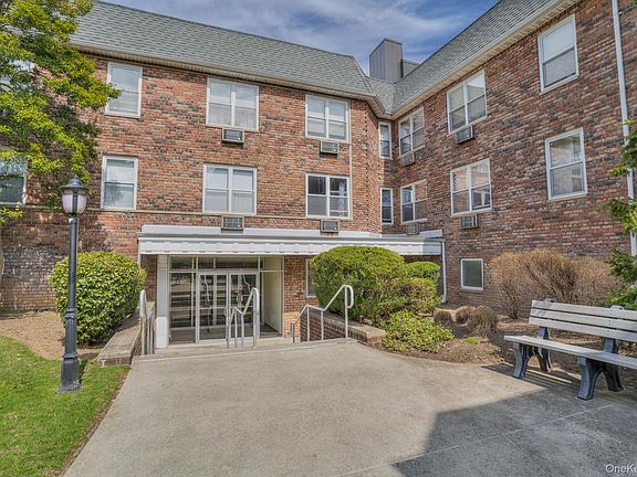 2nd image of 20 Daley Place #113