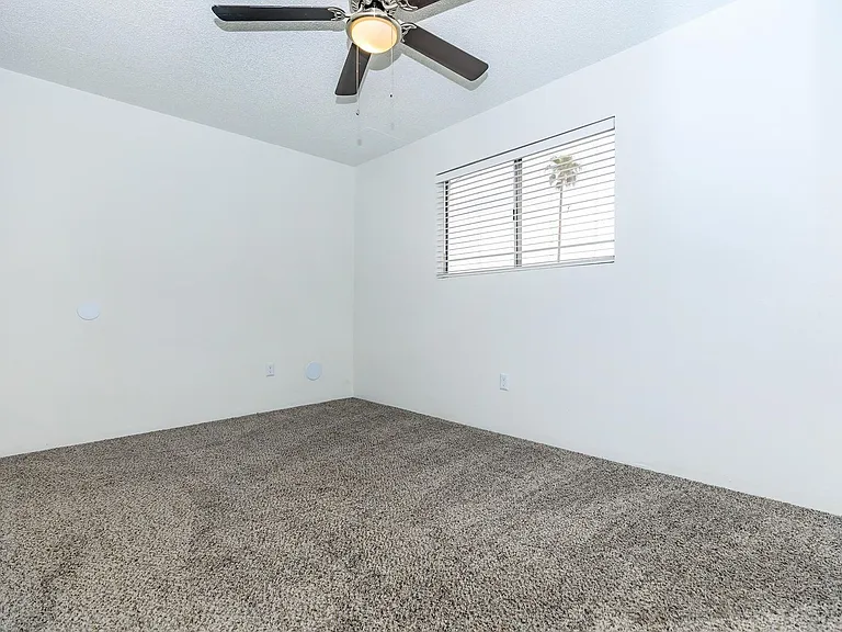 Palisade Park Aparments — Photo 34