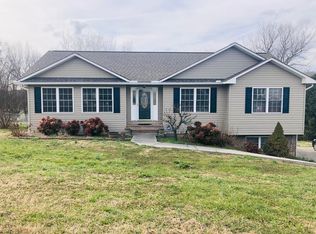 2345 Misty Ridge Dr, Lenoir City, TN 37772