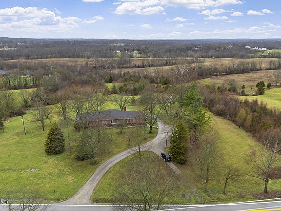 4th image of 2421 Pendleton Rd