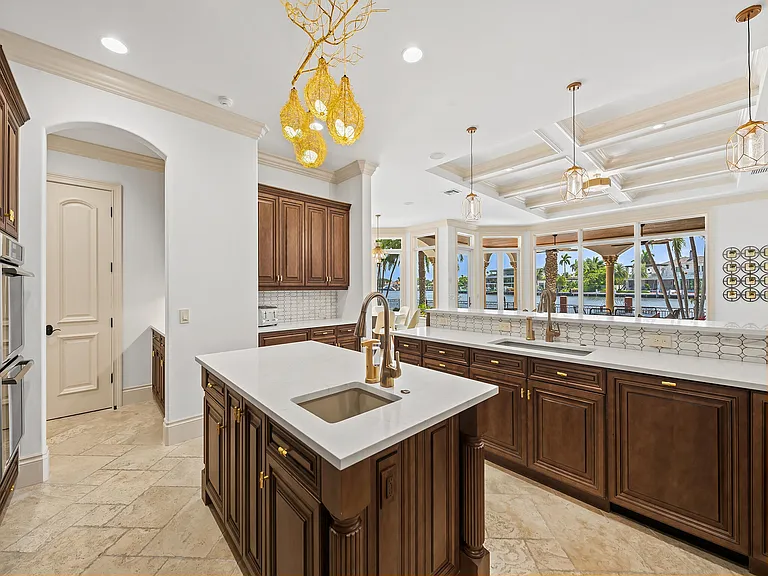 639 Middle River Dr — Photo 32