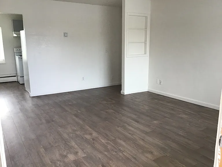 1002 W 30th Ave #25 — Photo 3