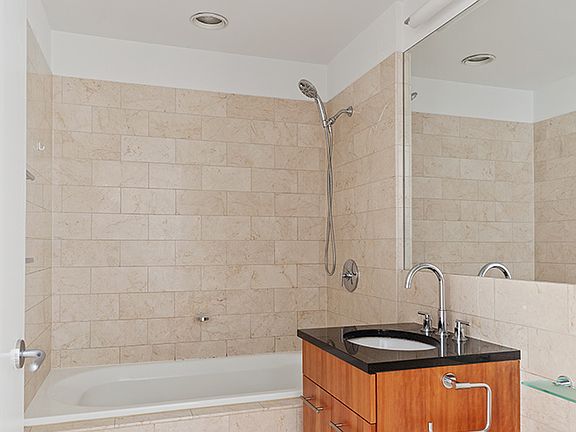 4th image of 11 E 29th St APT 32C