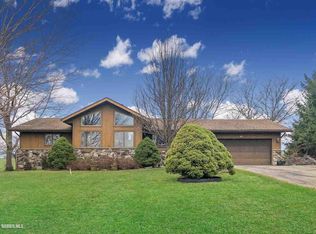 157 E Prairie St, LANARK, IL 61046