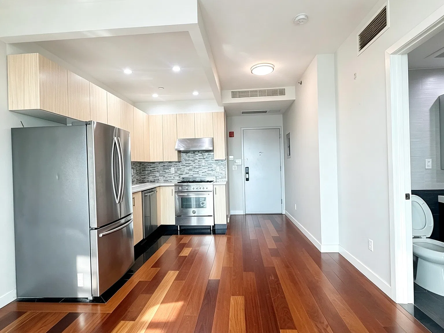 1 bed, 550 sqft, $2,800 — Photo 4