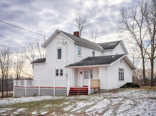 900 N Wolf Lake Rd, Albion, IN 46701