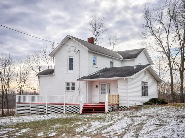 900 N Wolf Lake Rd, Albion, IN 46701