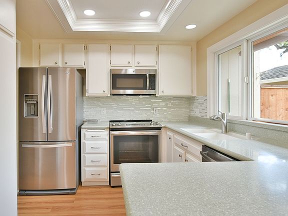2nd image of 10016 Spanish Oak Ct
