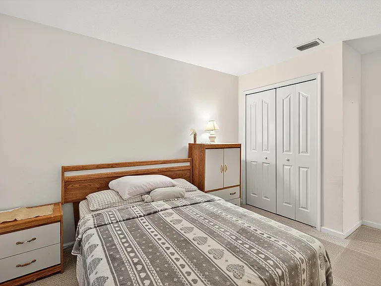 1058 SW Locke Ave — Photo 35