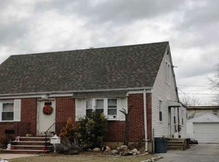 751 Salem Rd, Uniondale, NY 11553