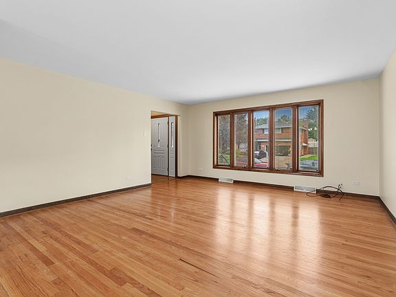 4th image of 822 Bradoc St