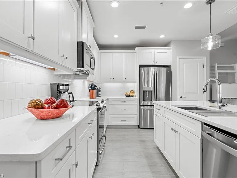 2560 Seychelles Dr #1003 — Photo 5