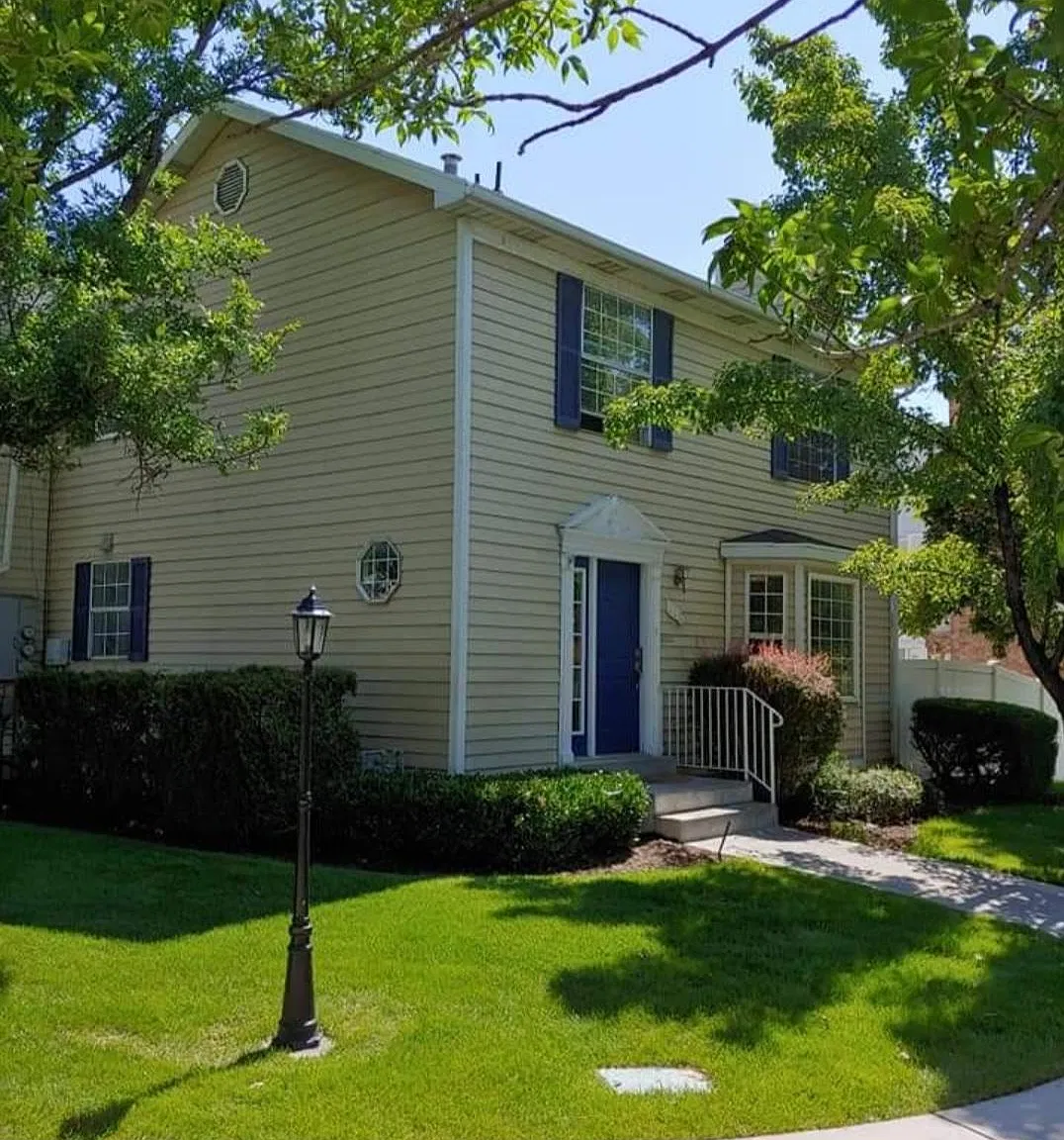 383 W 750 N — Photo 1