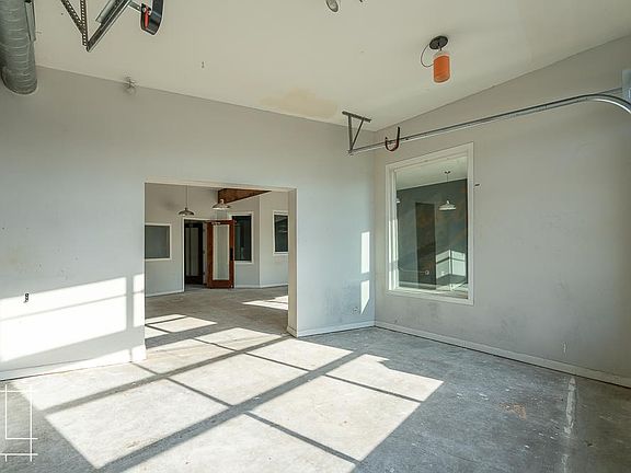 2nd image of 1047-1053 N 4th St #1049